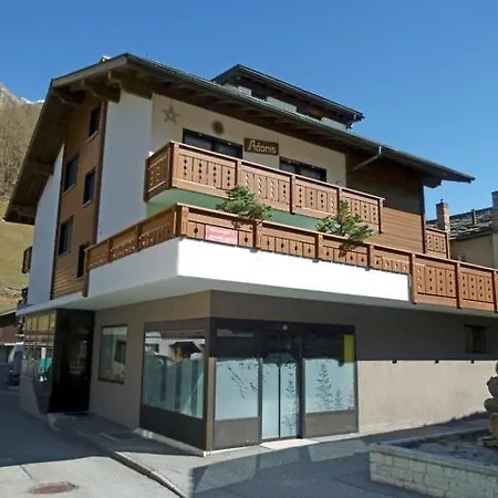 Adonis & Vallesia شقة